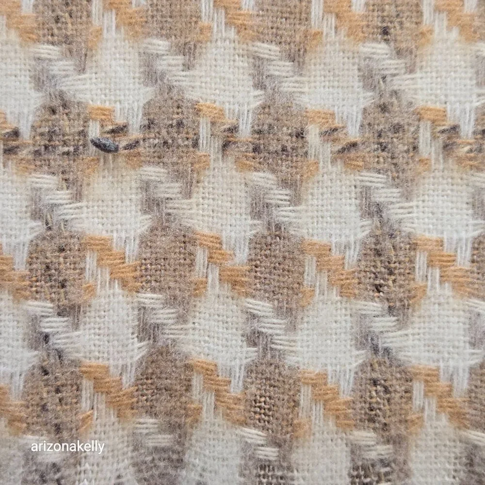 NWOT Houndstooth Woven Scarf Tan Ivory Brown Soft